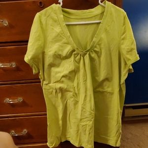 22/24 green/yellow tshirt